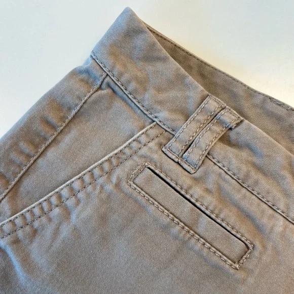 EXPRESS Khaki Shorts - Picture 3 of 5